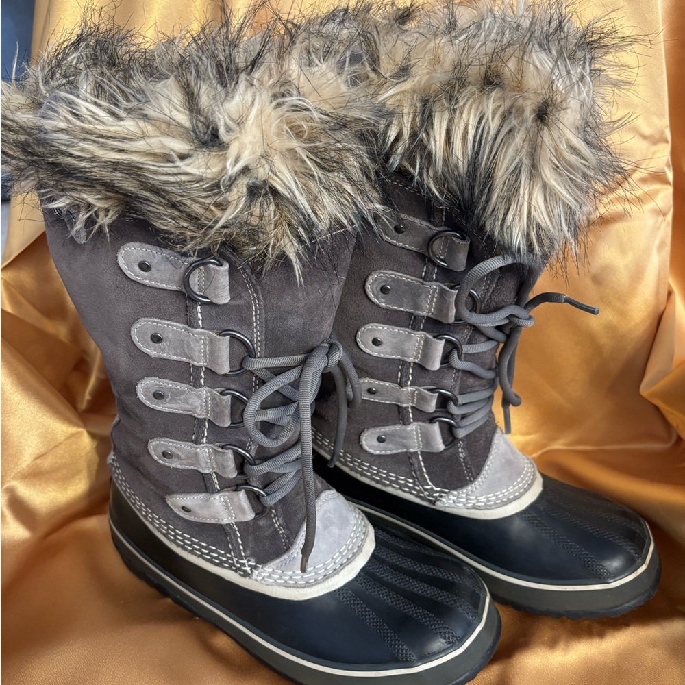 SOREL Joan of Arc Black and Brown Fur-Trimmed Winter Boots